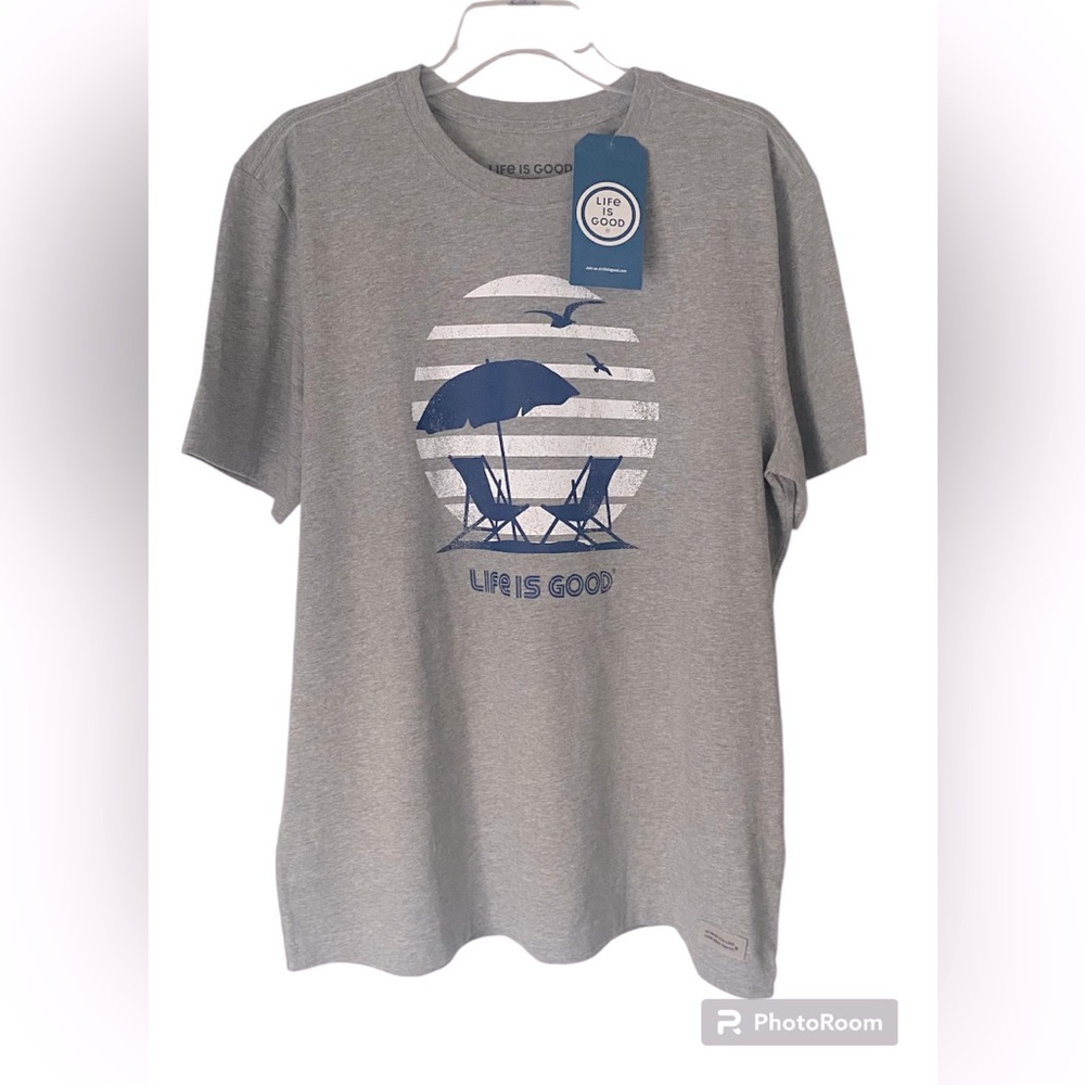 Life Is Good Men’s Beach L Umbrella Short Sleeve Tee, Gray w/ Navy & White Decal